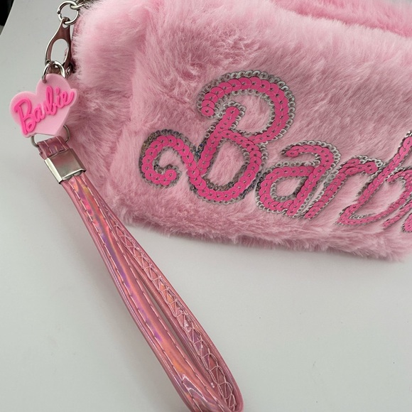 Barbie Fuzzy Pink Makeup Bag- Brand new - Picture 3 of 7